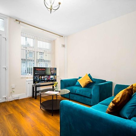 버밍엄 3 Bed House For Contractors & Families And Free Parking 빌라 외부 사진