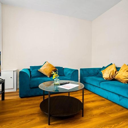 버밍엄 3 Bed House For Contractors & Families And Free Parking 빌라 외부 사진