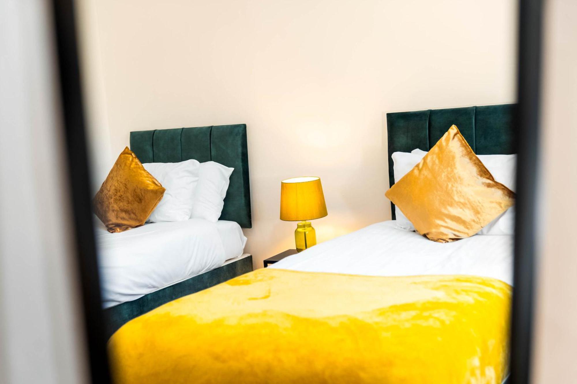 버밍엄 3 Bed House For Contractors & Families And Free Parking 빌라 외부 사진