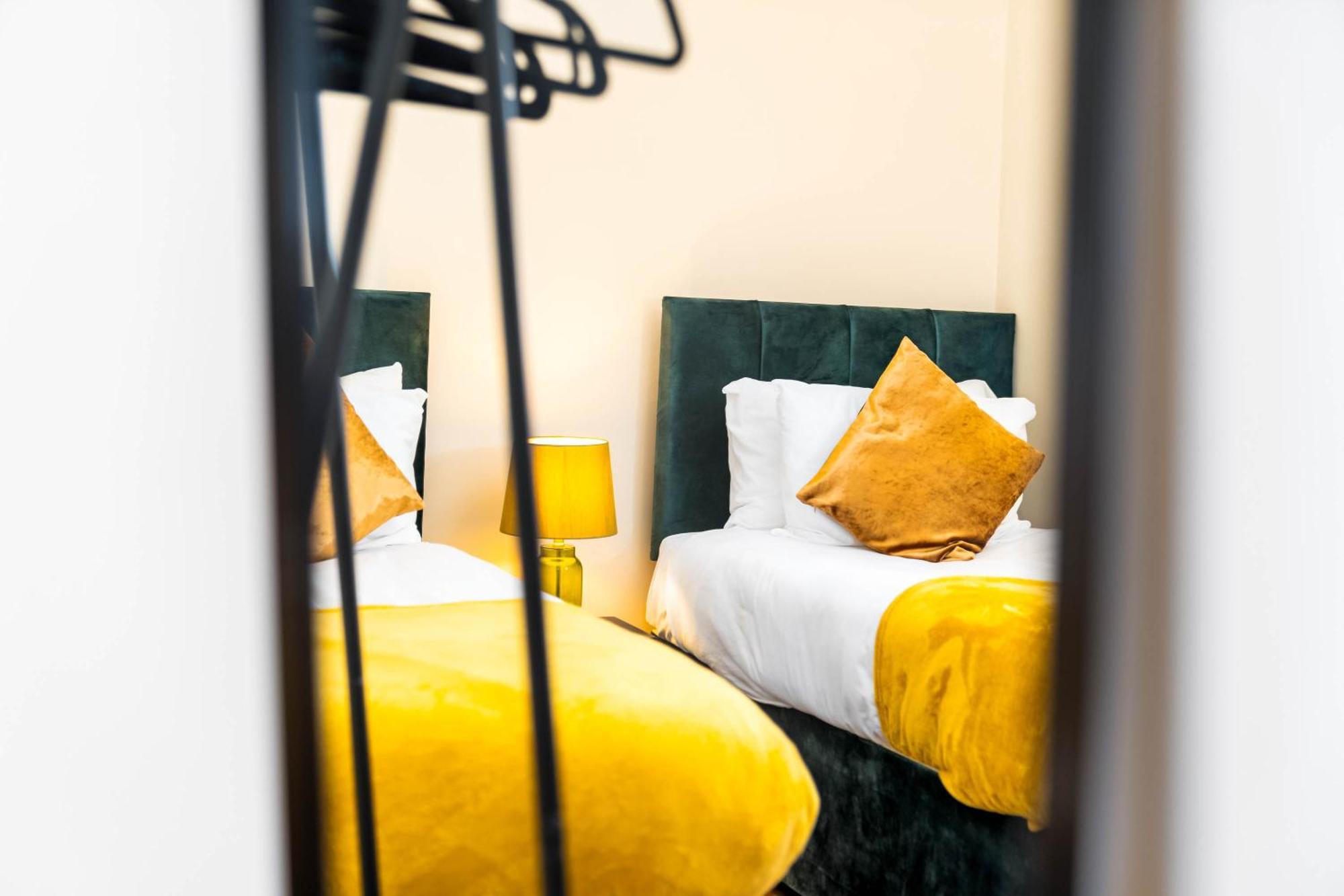 버밍엄 3 Bed House For Contractors & Families And Free Parking 빌라 외부 사진