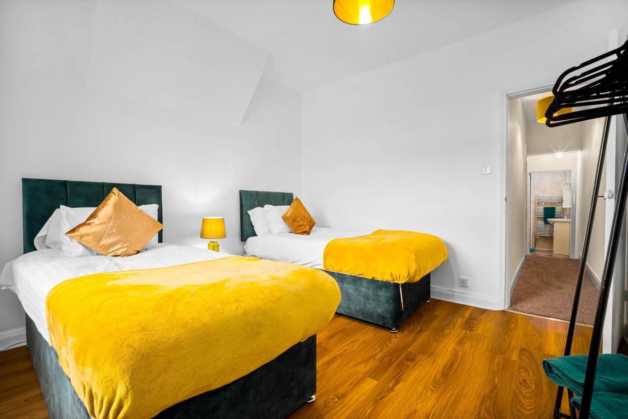 버밍엄 3 Bed House For Contractors & Families And Free Parking 빌라 외부 사진