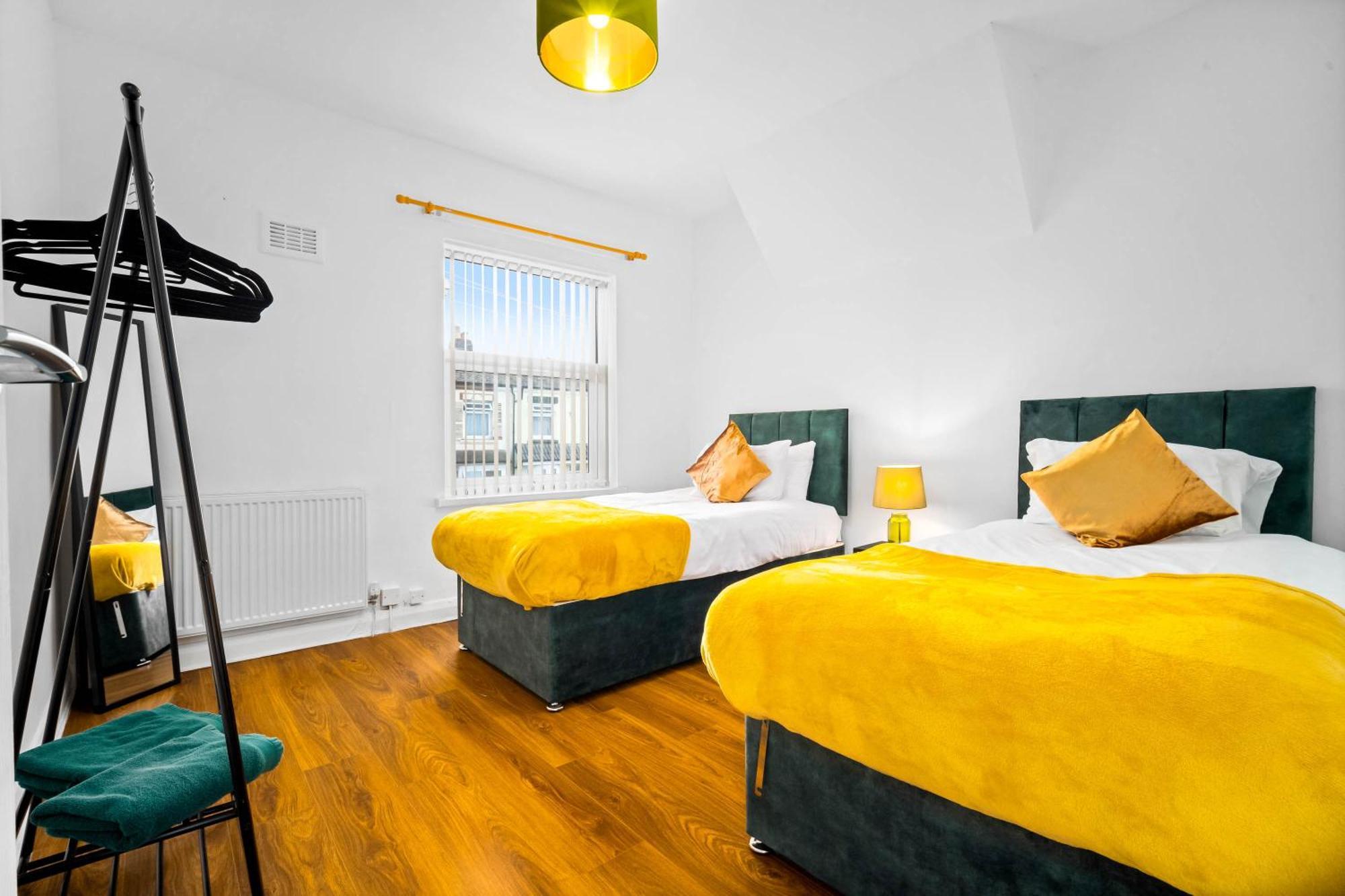 버밍엄 3 Bed House For Contractors & Families And Free Parking 빌라 외부 사진
