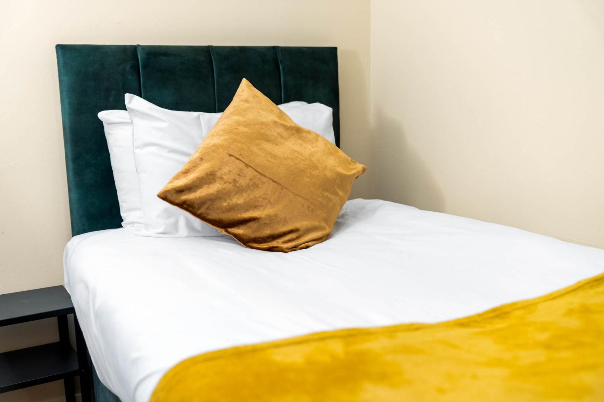 버밍엄 3 Bed House For Contractors & Families And Free Parking 빌라 외부 사진